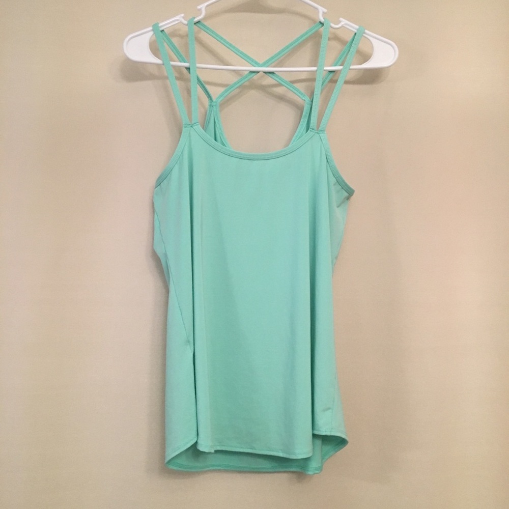 NWOT Fabletics Rylie Tank Size Medium - Picture 3 of 5